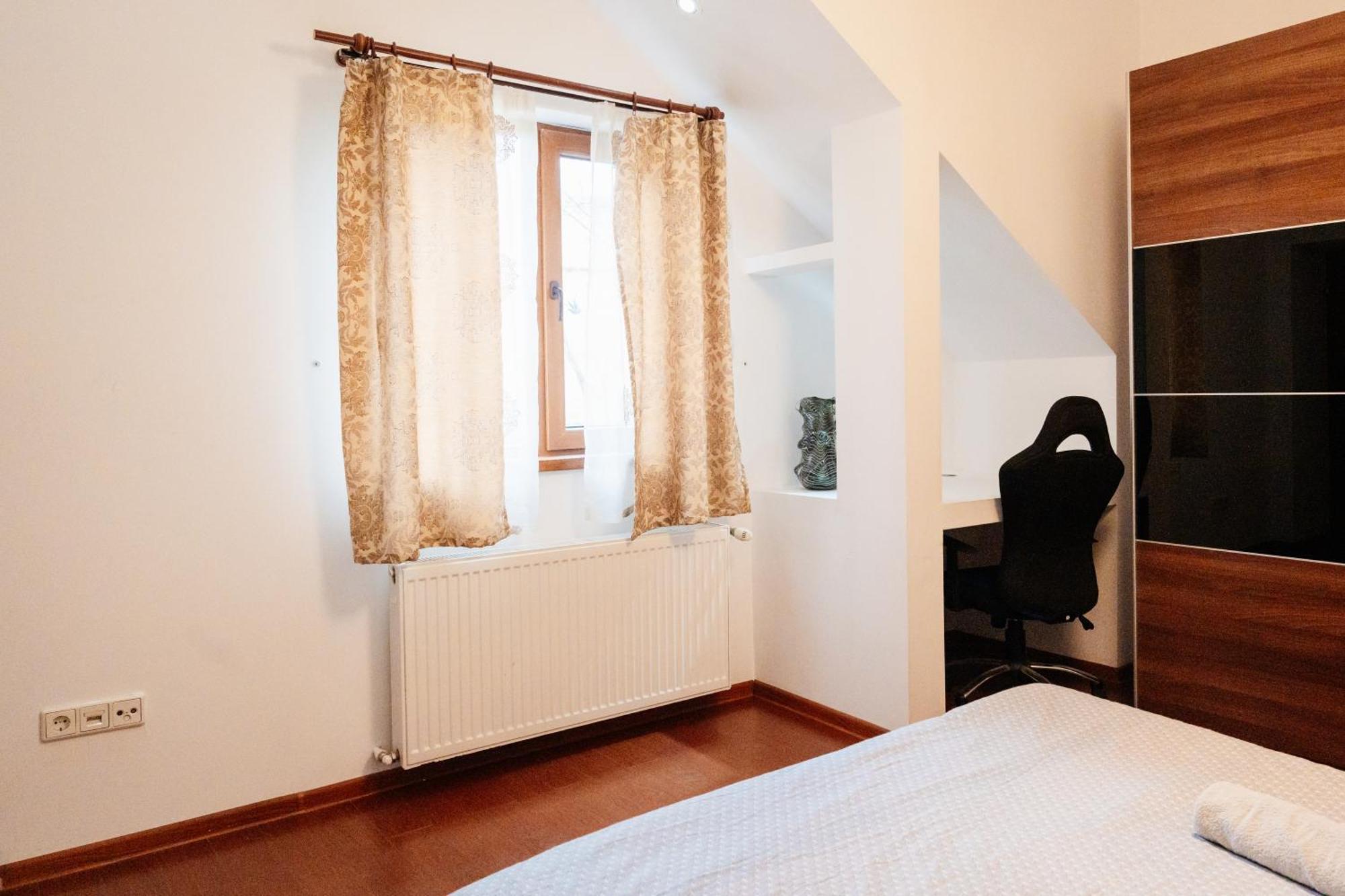 Maan Central Apartment pet friendly location Brasov Bagian luar foto